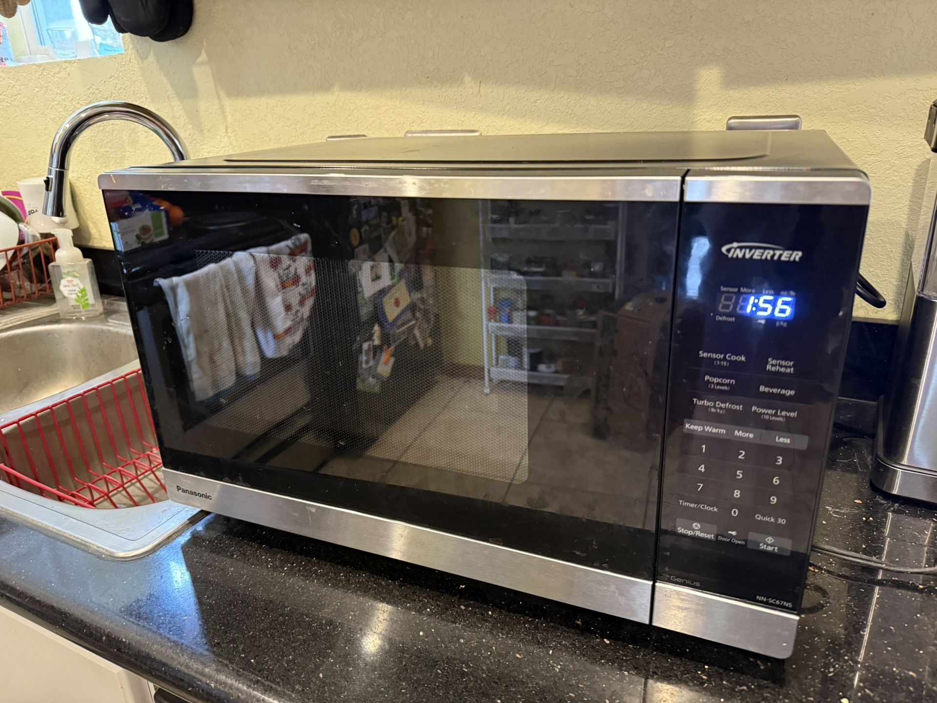 Panasonic 1.3 cu.ft. Countertop Microwave Oven 1200w