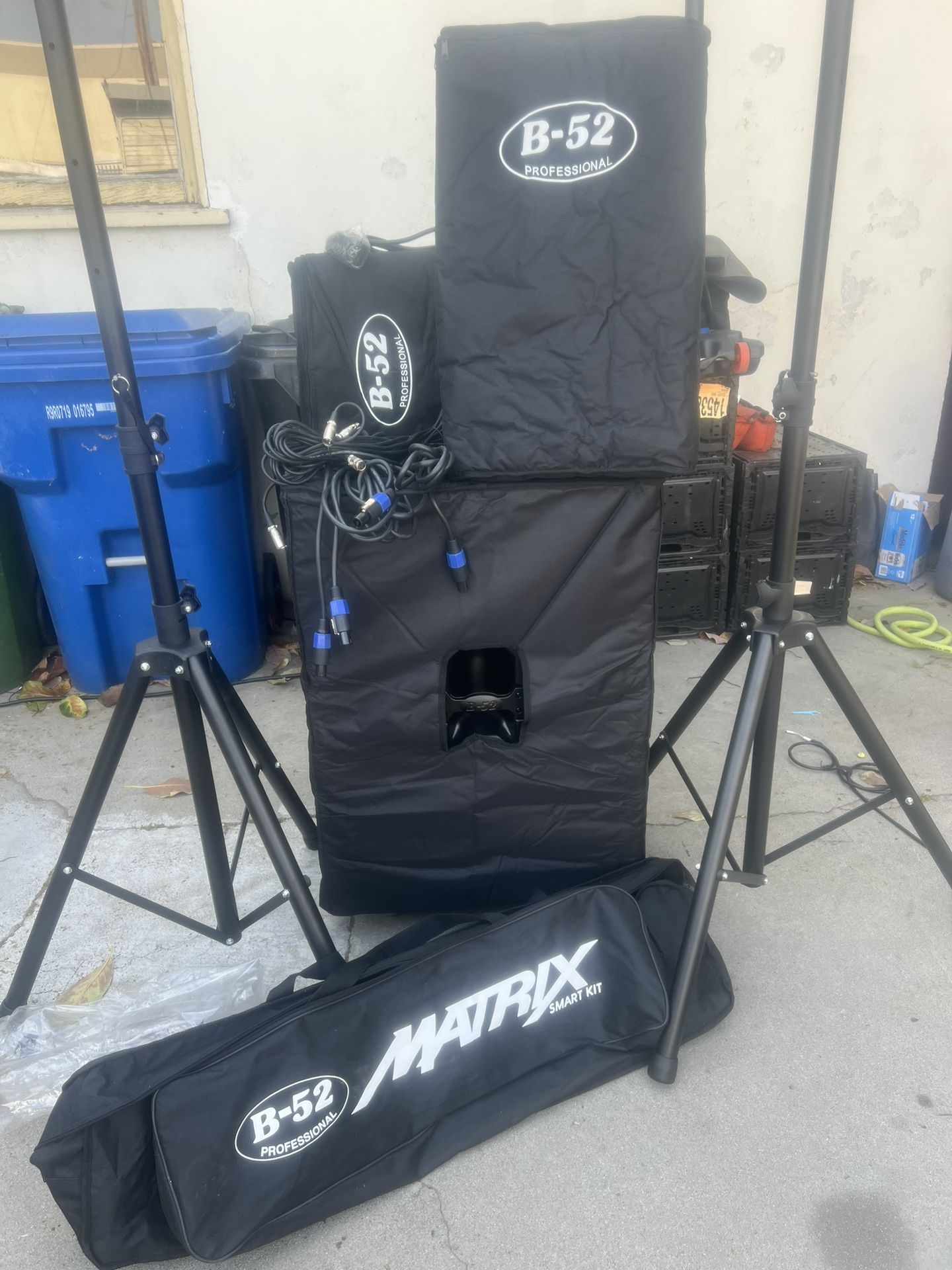B52- Matrix 2000 Speaker System & American Audio CD , Mixer & Case