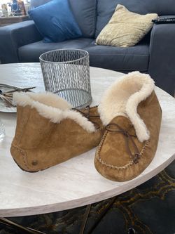 Uggs women size 10