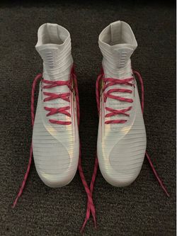 Soccer cleats / Football cleats