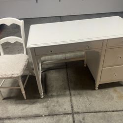 Pottery barn kid’s Disk and chair 