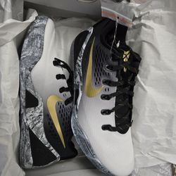 Kobe Bryant Mambacita Size 9.5M 