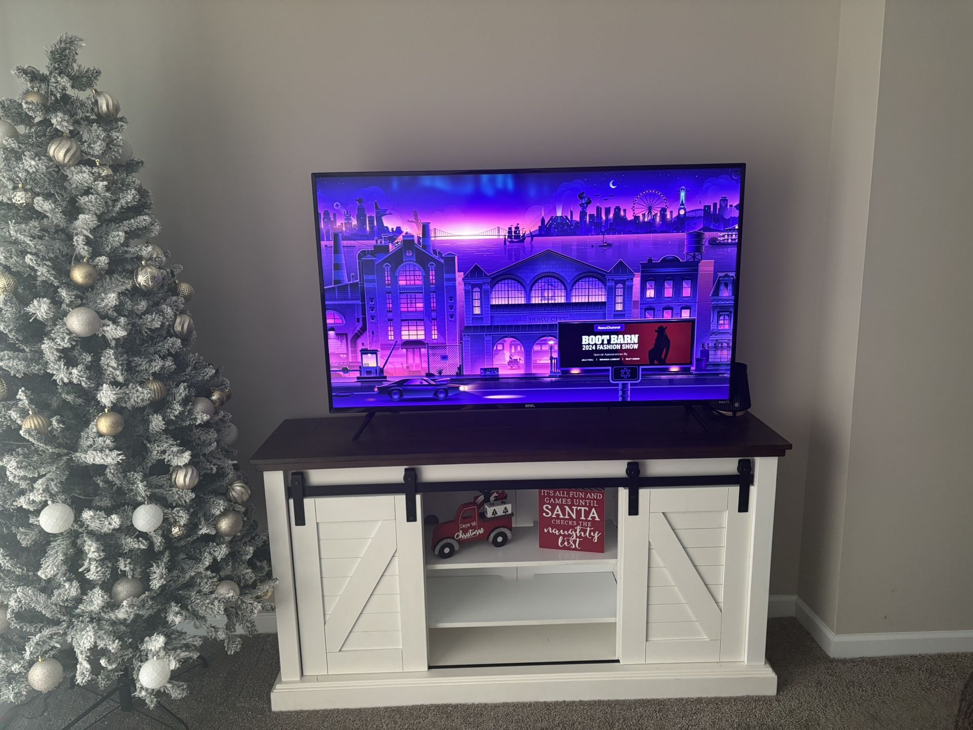 55 INCH FLAT SCREEN TV & BARNDOOR TV STAND