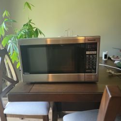 Microwave- Panasonic NN-SA651S