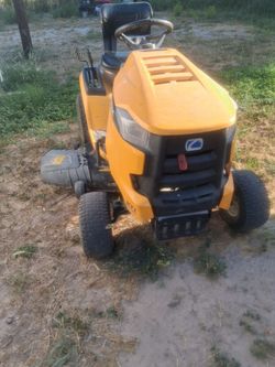 Cub Cadet XT1 Riding Lawn Mower
