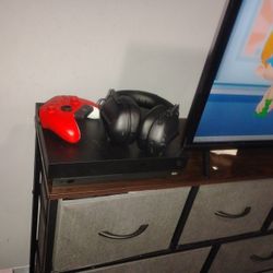 Xbox One Series With Controller and Headset (Adapter)