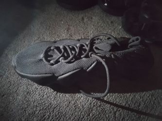 Size 10 men's Kanye west yezeze  new both pair