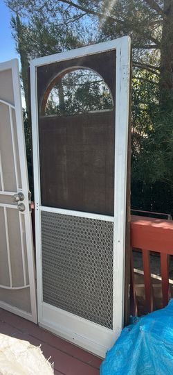 29.5 inch screen door