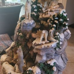 Water Fountain Functional , No Chips Or Wear