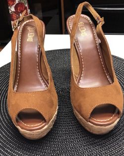 Suede Wedge Sandals Size 8