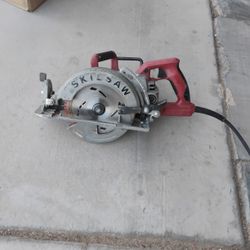 SKILSAW 15-Amp Corded 7-1/4" Worm Drive Circular Saw