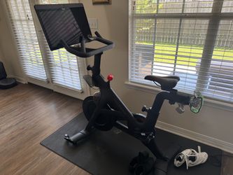 Used 2022 Peloton Bike Plus, ~341 Rides, Shreveport