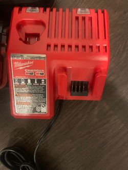 Milwaukee M12/M18 rapid charging block