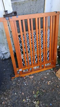 Baby gates (2)