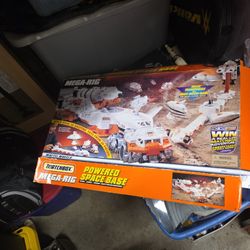 Matchbox Mega-Rig Powered Space Base