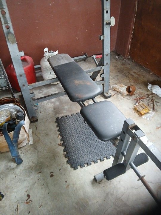 Weight Bench 