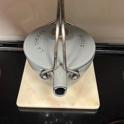 La Theiere Staub (Tea Kettle)