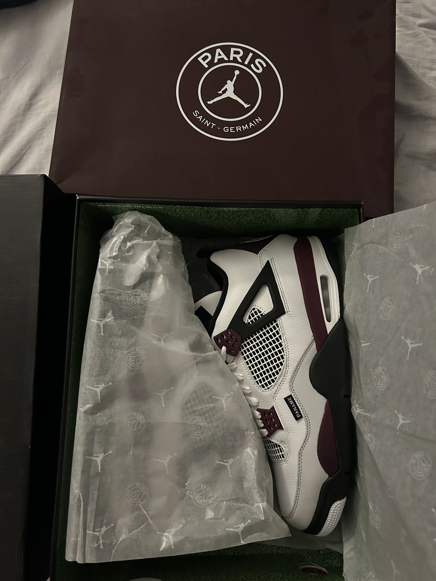 NEW! Nike Air Jordan 4 Retro Paris Saint Germain Men’s Size 11.5. Dead stock NEW in Box!