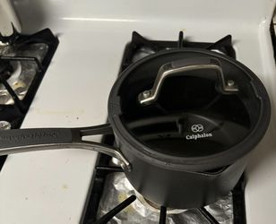 Calphalon  2 1/2 Qt