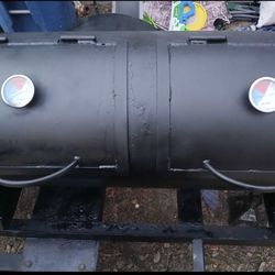 20” Bbq Pit On Trailer With Wood Storage Cage
