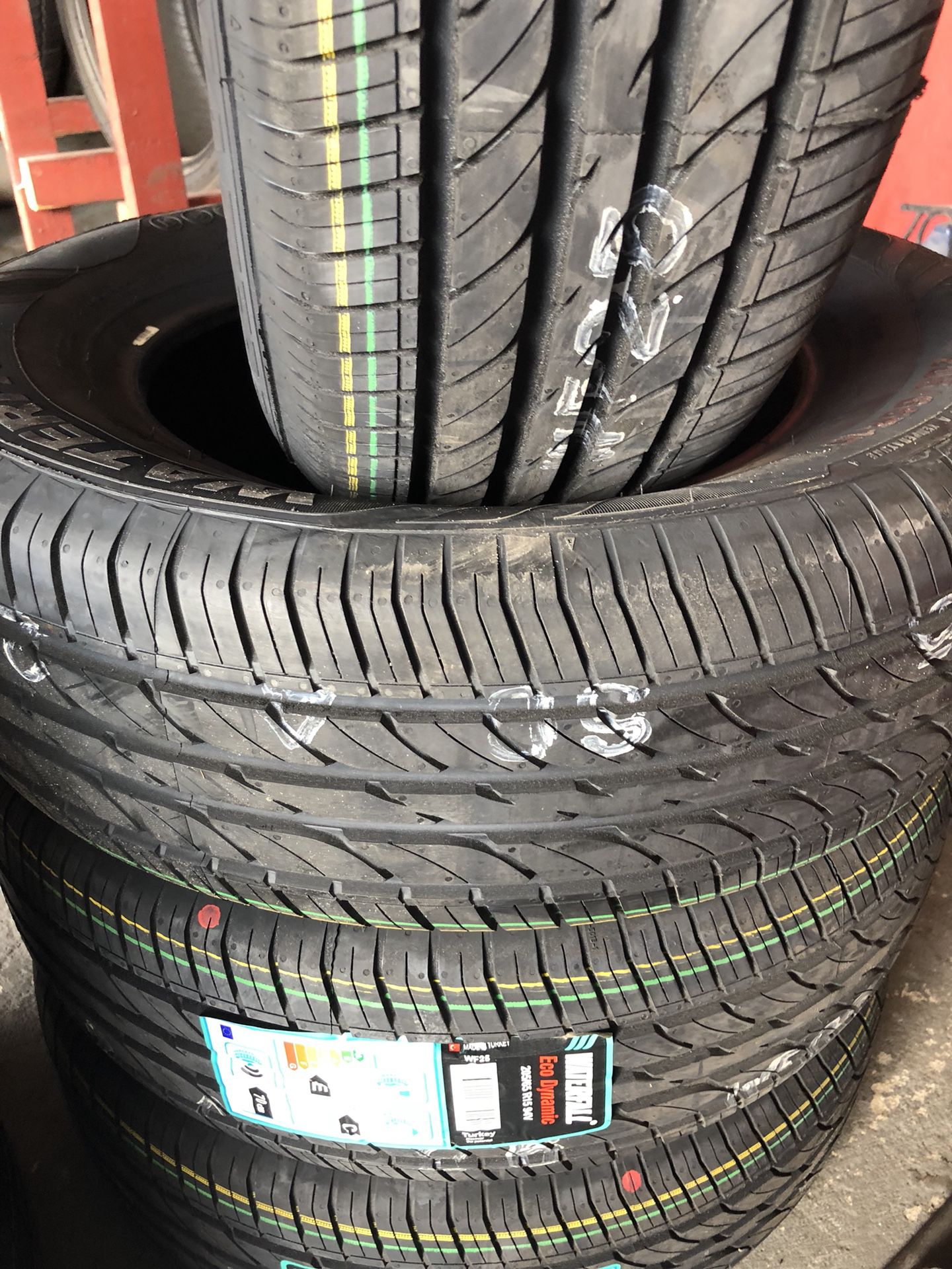 2055516 new tires set
