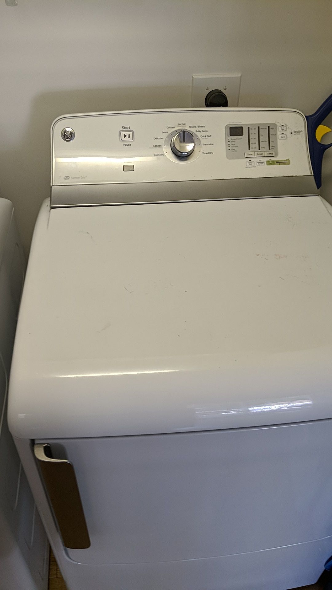GE Washer/Dryer combo set. In excellent condition