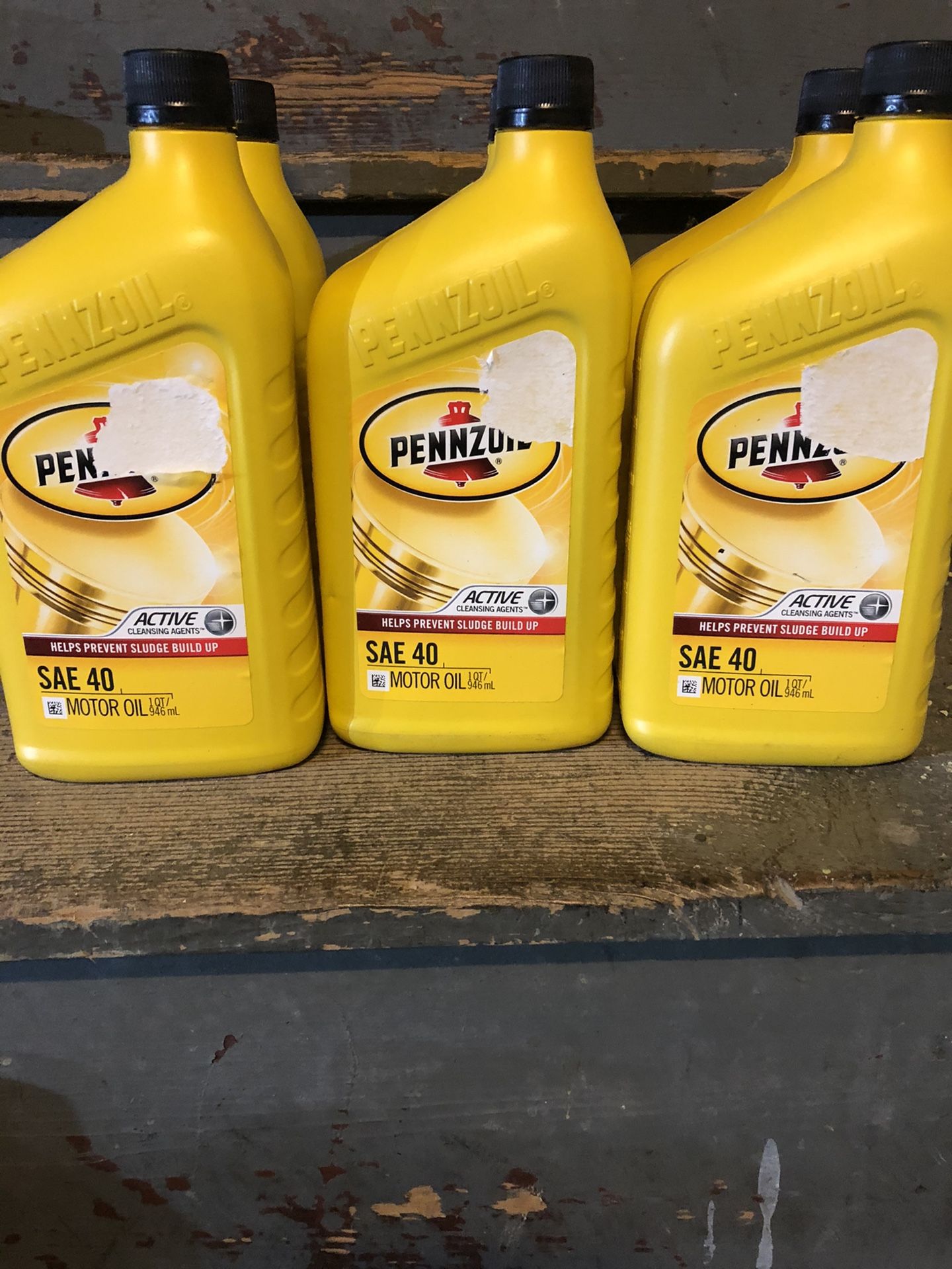 6 quarts of SAE 40 motor oil