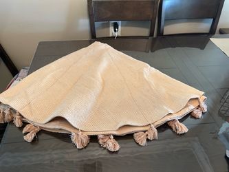 Threshold tree skirt