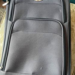 Travel suitcase