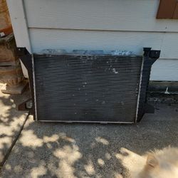 Radiador P Ford  1993 8 Cil