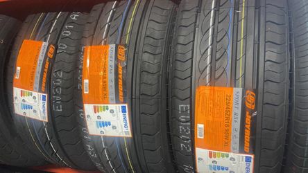 225 45 18 NEW SET OF TIRES