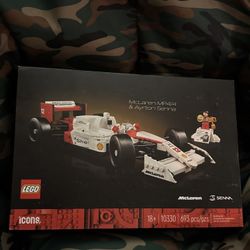McLaren MP4/4 LEGO Set 10330