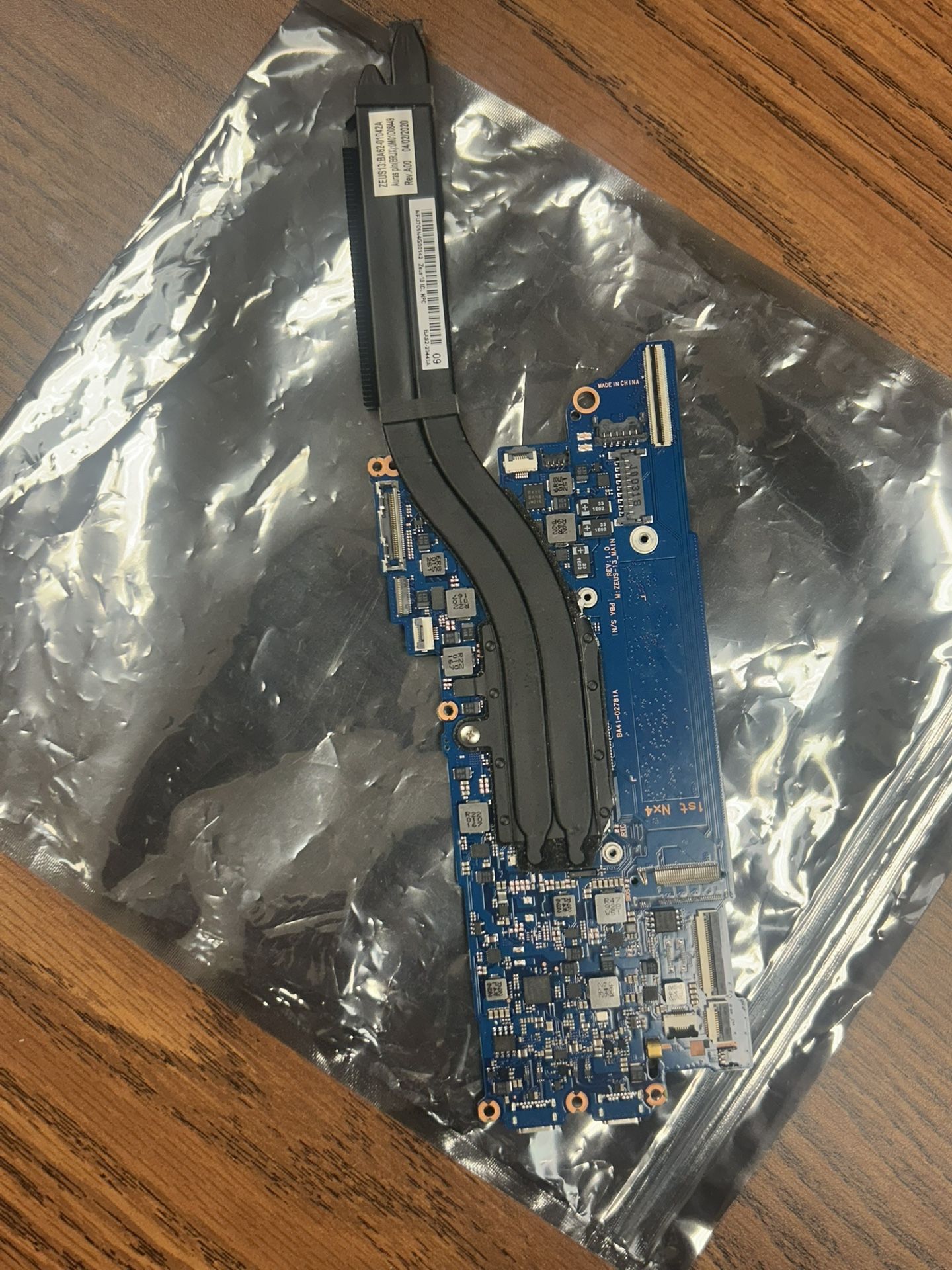 Samsung Galaxy Book Flex NP930QCG Motherboard | M-ZEUS-13 MAIN | Intel i7 | Works | SSD Connector Damaged