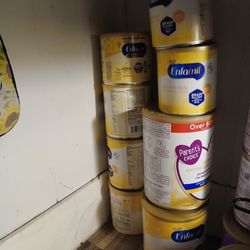 1 Sample Can 5 Small Cans 1 Big Can Of Enfamil Infant And 1 Big Can Parents Choice Compared To Enfamil Infant 