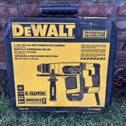 DEWALT 1-3/4 in. SDS MAX Combination Rotary Hammer Kit with Case and Side Hand tool