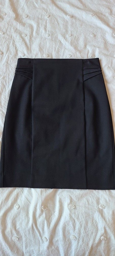 EXPRESS pencil skirt black size 00. this matches a blazer i am also selling