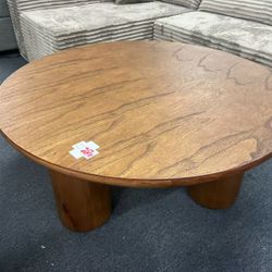 coffee table，$280
