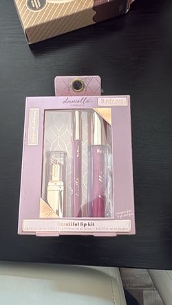 Danielle Creations Beautiful Lip Kit 3-Piece Set