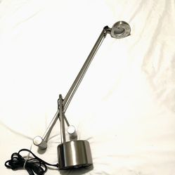 Like New Condition (Lite Source) Halo Tech Nickel, Finish Counterbalance Desk Lamp. He’s retail for $150 brand new.