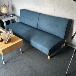 Free  Extendable Couch  - Day Bed