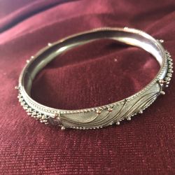 Vintage Gold & Silver Tone Bangle Bracelet Uniquely Designed 