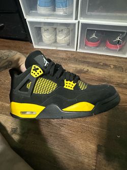 Jordan 4 thunder size 10 used authentic