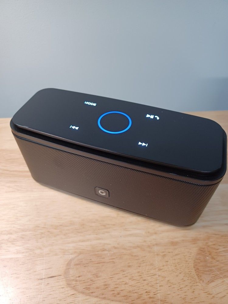 DOSS Bluetooth speaker 16 watts of power