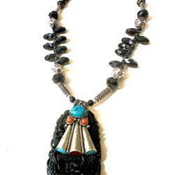 Black Stone Necklace With Pendant