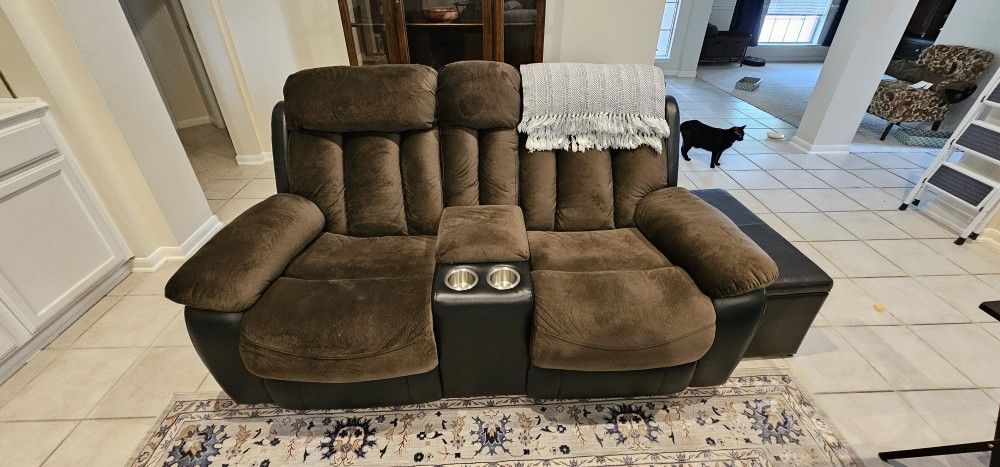 2 Piece Reclining Couch And Lovseat