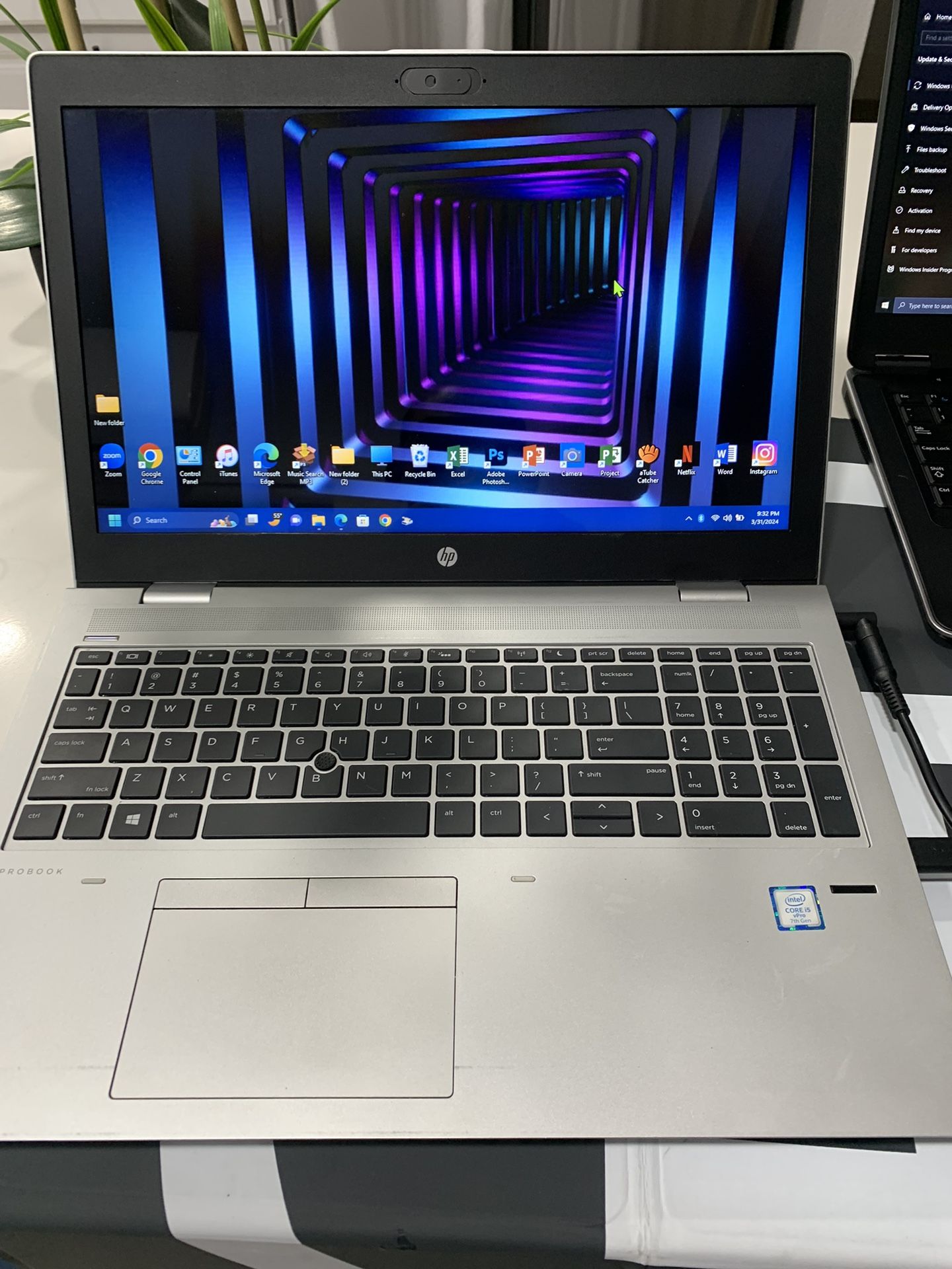 i5…i5…HP PROBOOK .  7 GENERATION  PHOTOSHOP and MICROSOFT build On  07/12/2019….128.0 GB SSD  ( Capacity  ) ..8.0 GB RAM . READY FOR CLASSES   