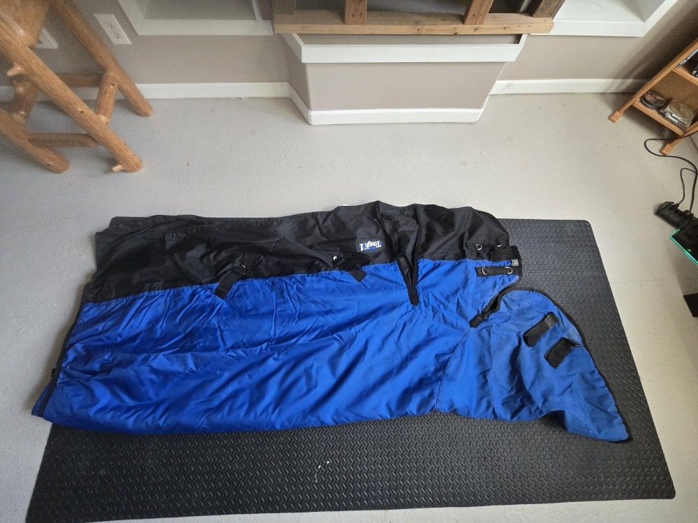 Tough 1 600d Horse Blanket W/ Neck Hood