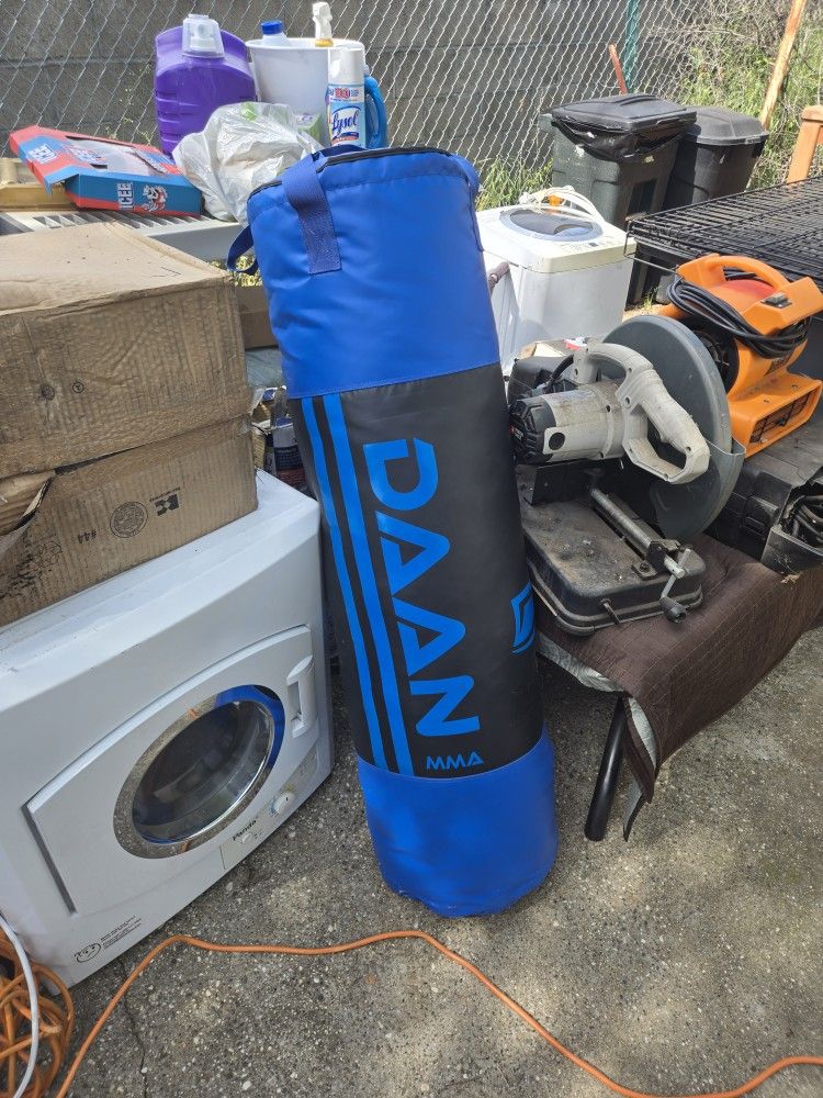 Daan MMA Punching Bag