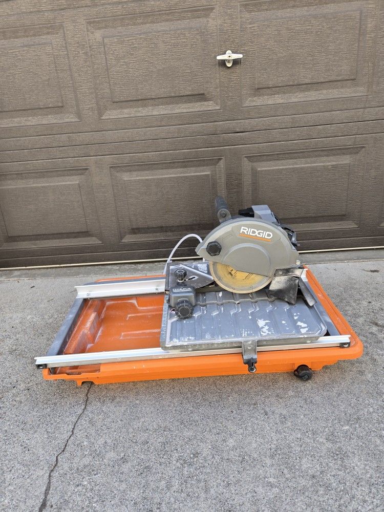 RIDGID 9-Amp 7-inch Blade Corded Wet Tile Saw , model R4031S
