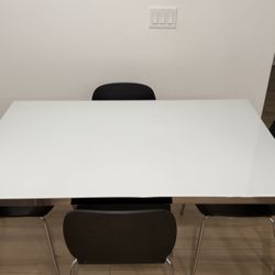 Modern dining table with 4 chairs – IKEA